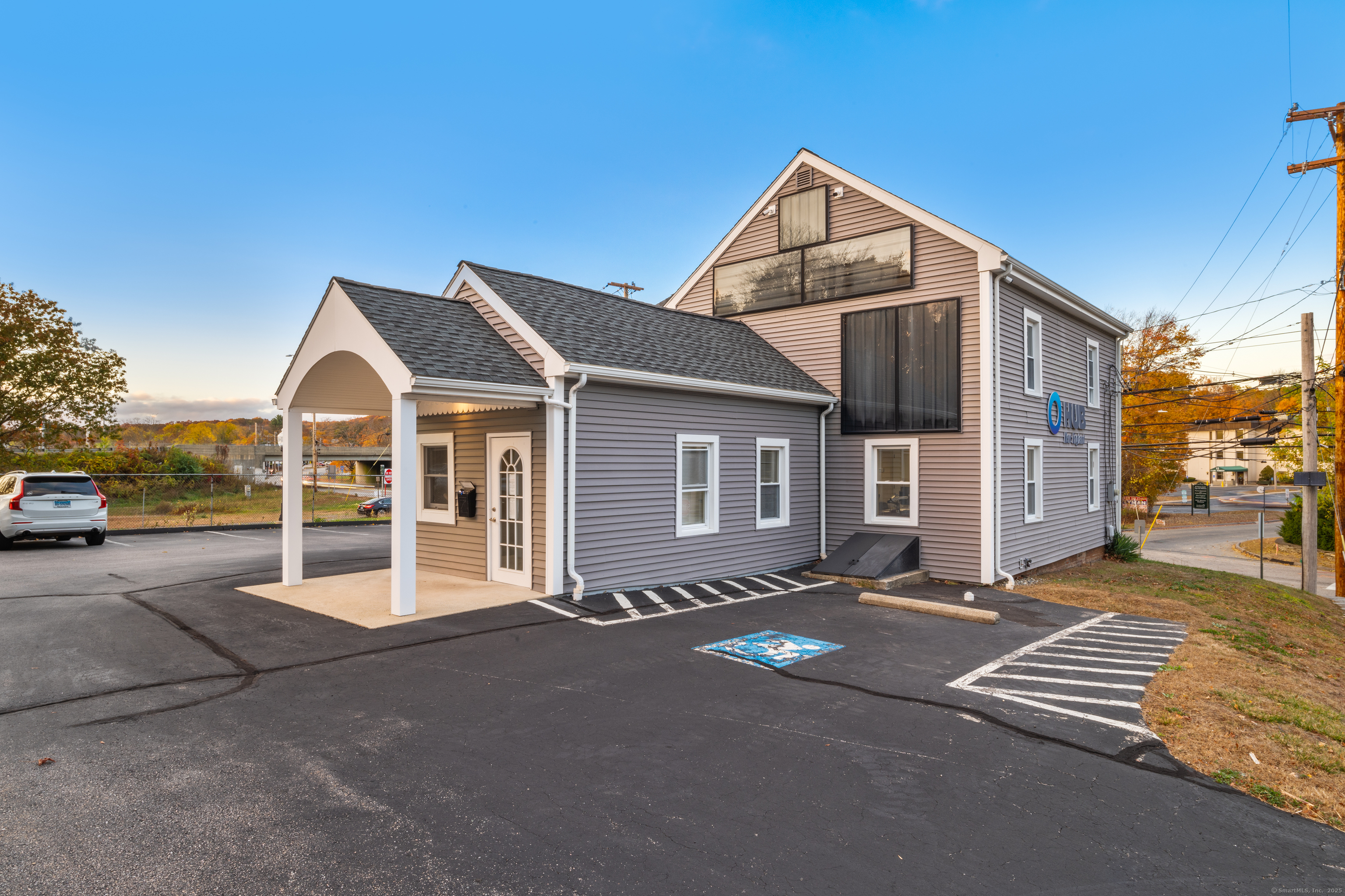 124 W Town Street, Norwich, Connecticut image 2
