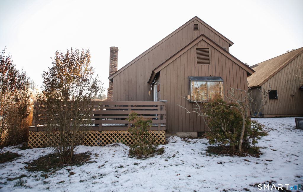 Photo of 2 Meadow Court, Simsbury, CT 06070 (MLS # 24147360)