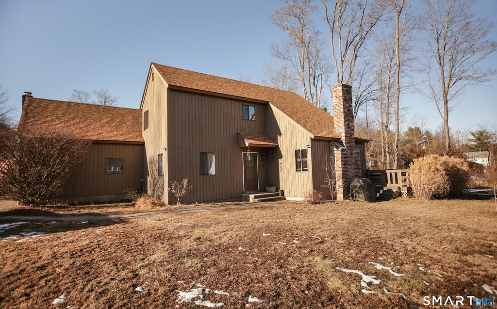 Photo of 2 Meadow Court, Simsbury, CT 06070 (MLS # 24147360)