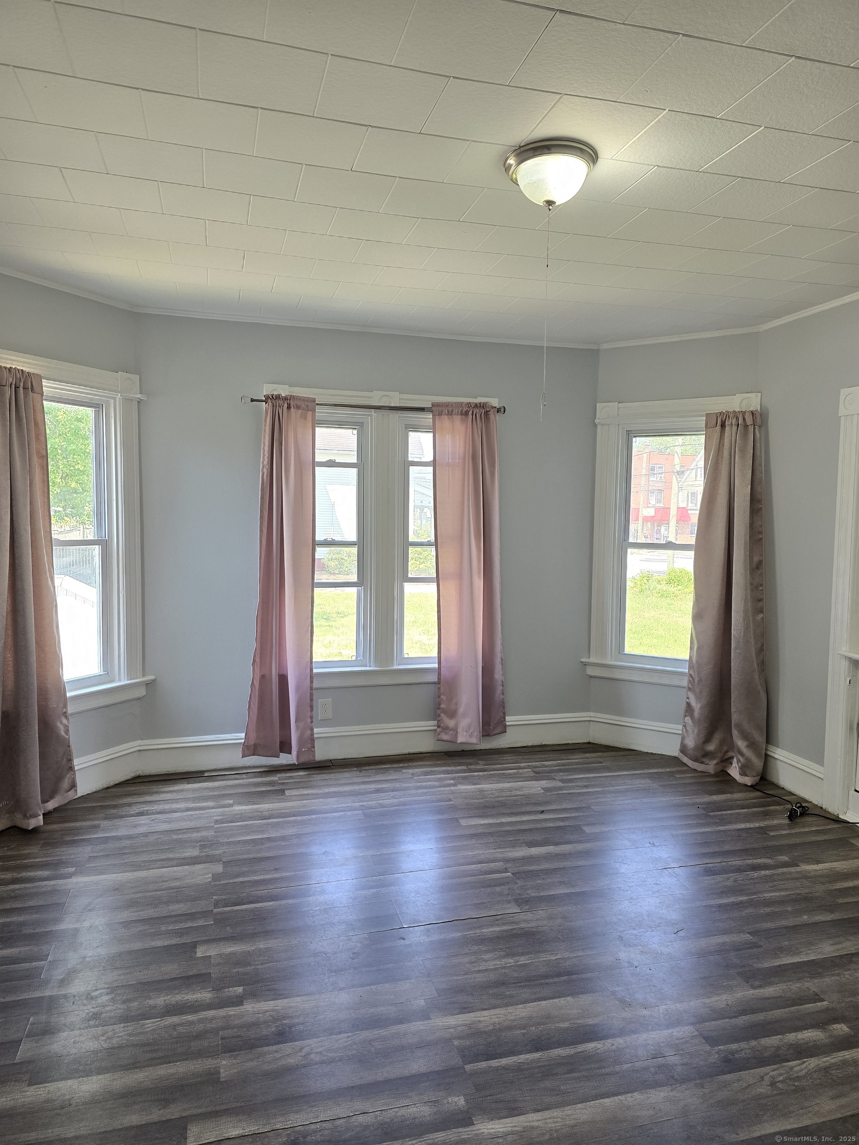 East Hartford, Connecticut 06108, United States, 4 Bedrooms Bedrooms, ,2 BathroomsBathrooms,Residential,Pending,172699