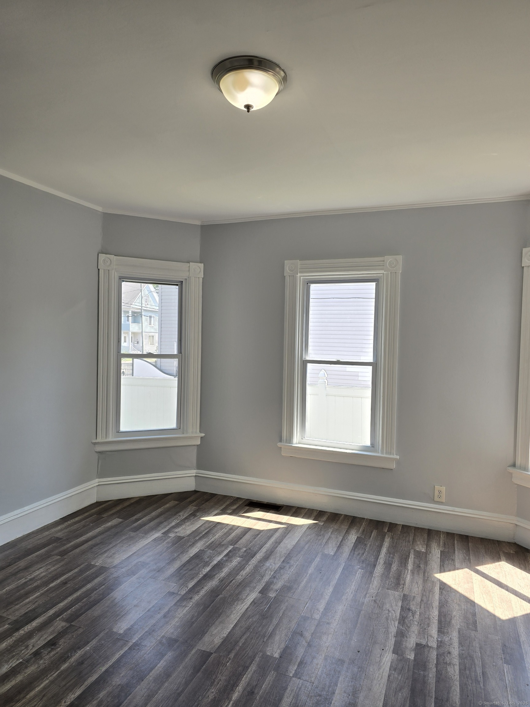 East Hartford, Connecticut 06108, United States, 4 Bedrooms Bedrooms, ,2 BathroomsBathrooms,Residential,Pending,172699