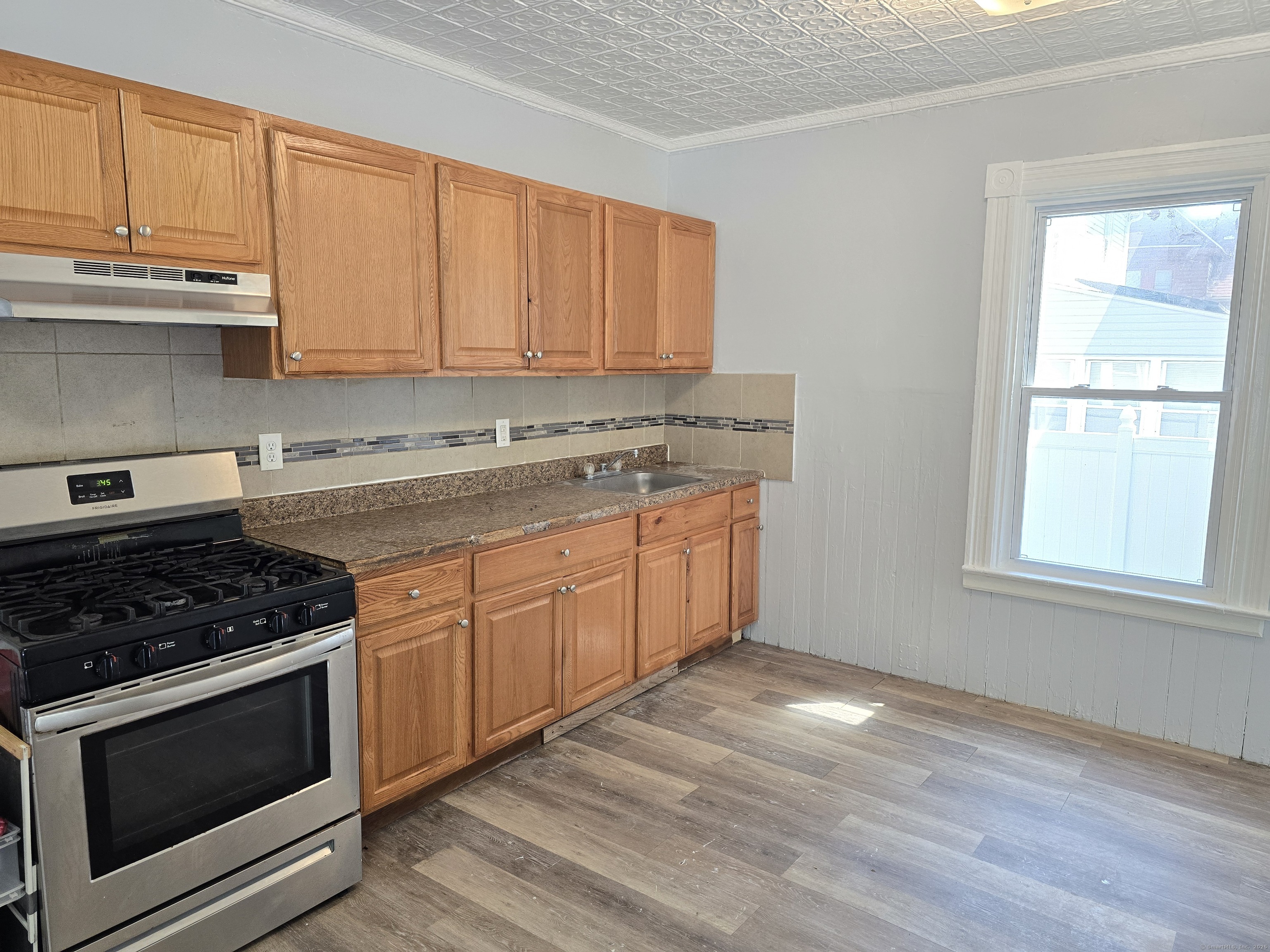 East Hartford, Connecticut 06108, United States, 4 Bedrooms Bedrooms, ,2 BathroomsBathrooms,Residential,Pending,172699