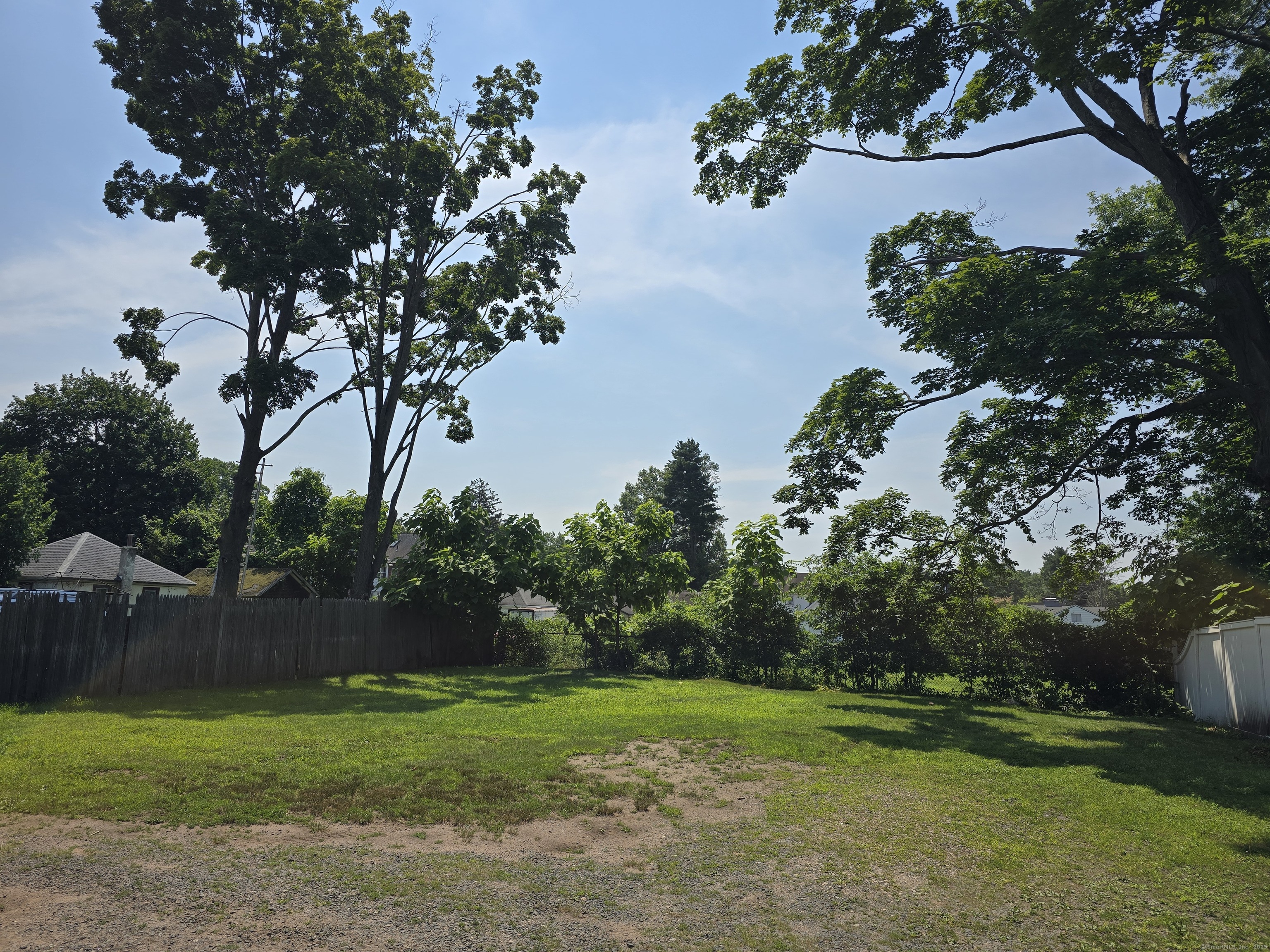 East Hartford, Connecticut 06108, United States, 4 Bedrooms Bedrooms, ,2 BathroomsBathrooms,Residential,Pending,172699