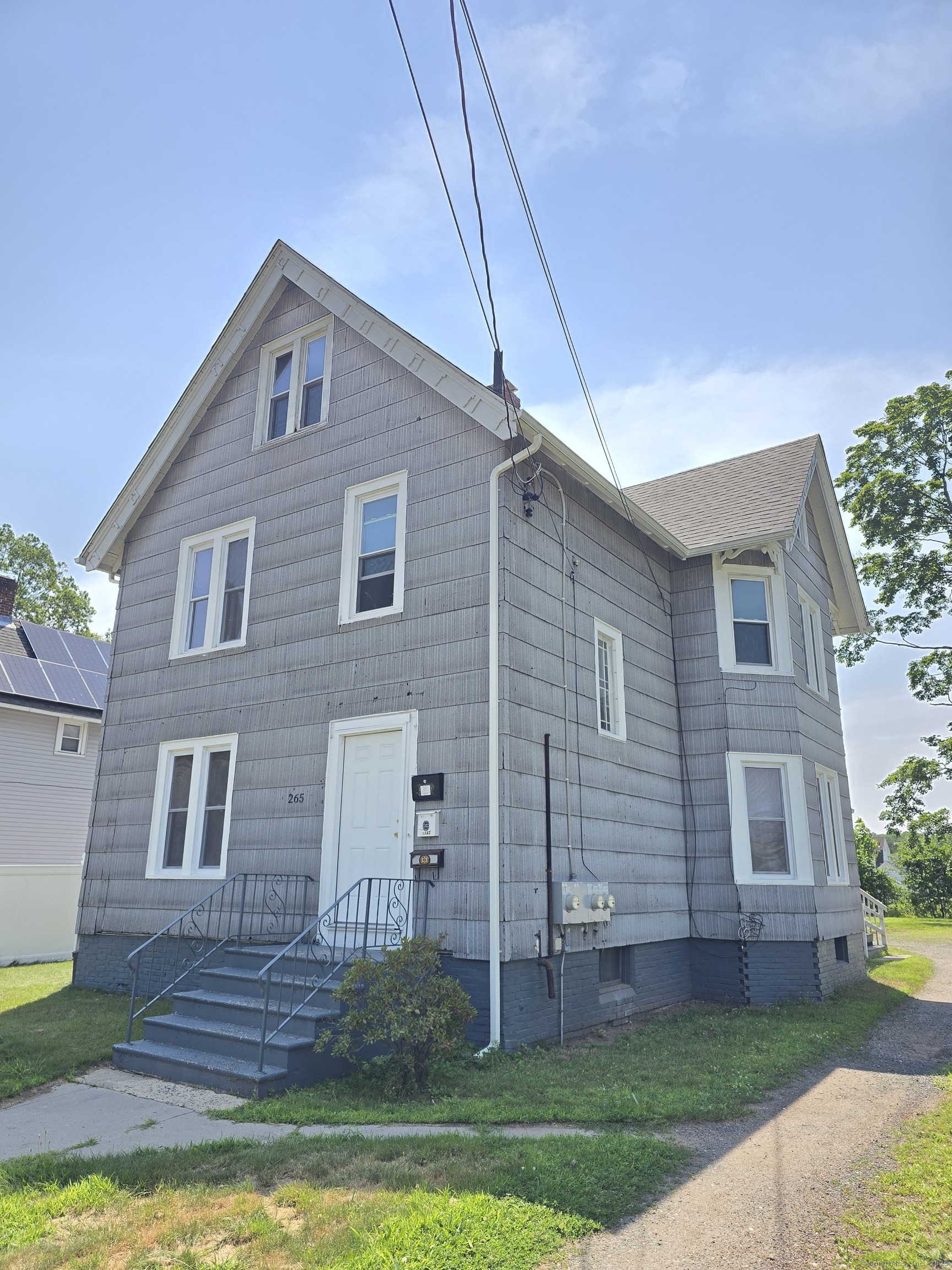 East Hartford, Connecticut 06108, United States, 4 Bedrooms Bedrooms, ,2 BathroomsBathrooms,Residential,Pending,172699