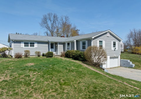 Photo of 9 Evas Drive, Brookfield, CT 06804 (MLS # 24210252)