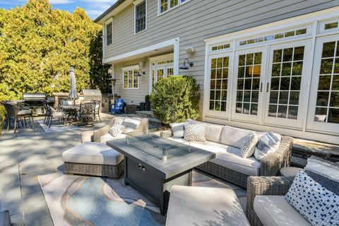 Tiny photo for 93 Mansfield Avenue, Darien, CT 06820 (MLS # 24131313)