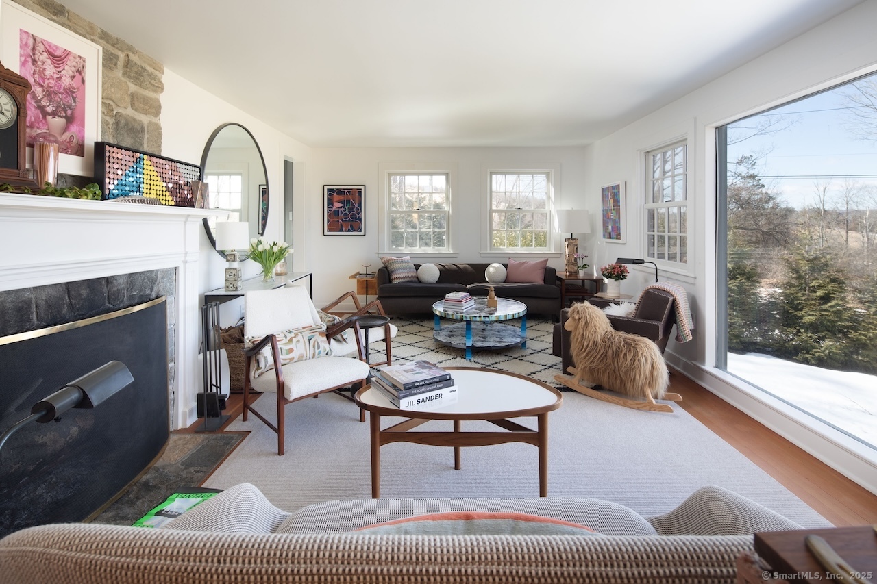 112 Knibloe Hill Road