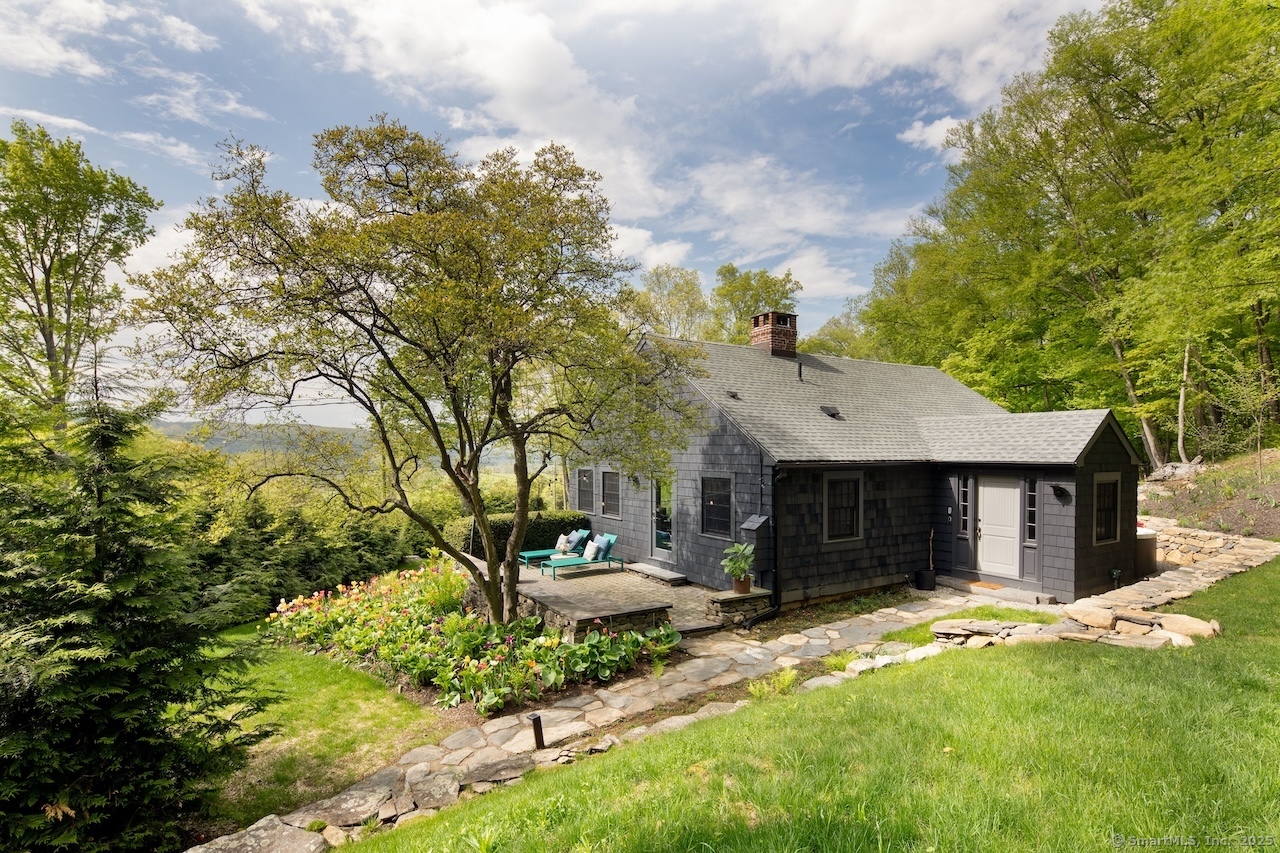 Property for Sale at Knibloe Hill Road, Sharon, Connecticut - Bedrooms: 3 
Bathrooms: 4 
Rooms: 7  - $1,995,000