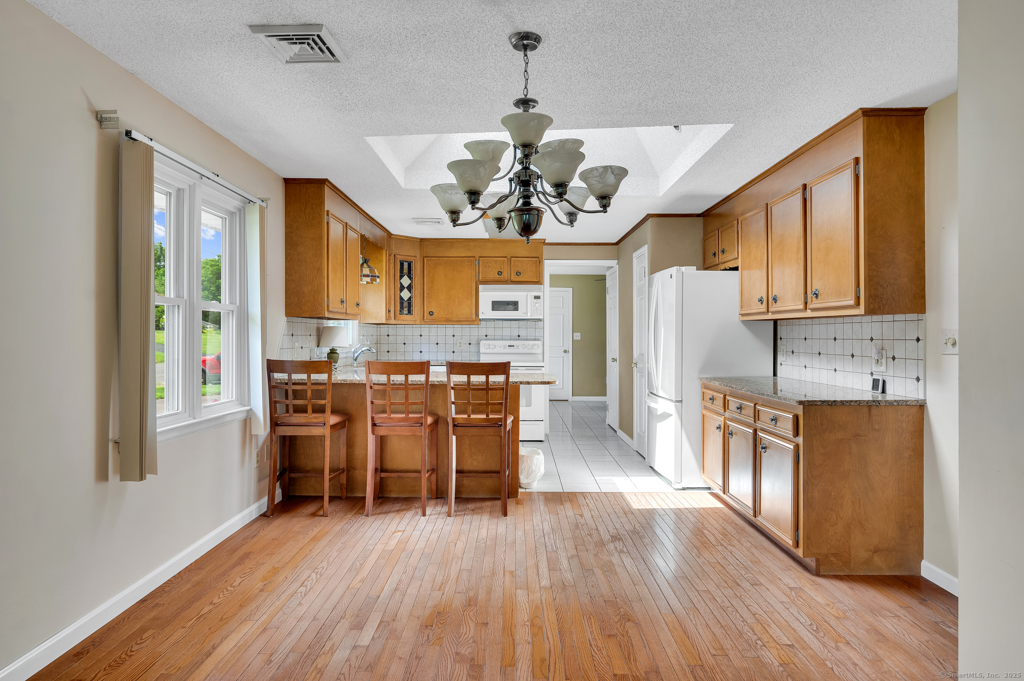 Newington, Connecticut 06111, United States, 3 Bedrooms Bedrooms, ,2 BathroomsBathrooms,Residential,Coming Soon,179874