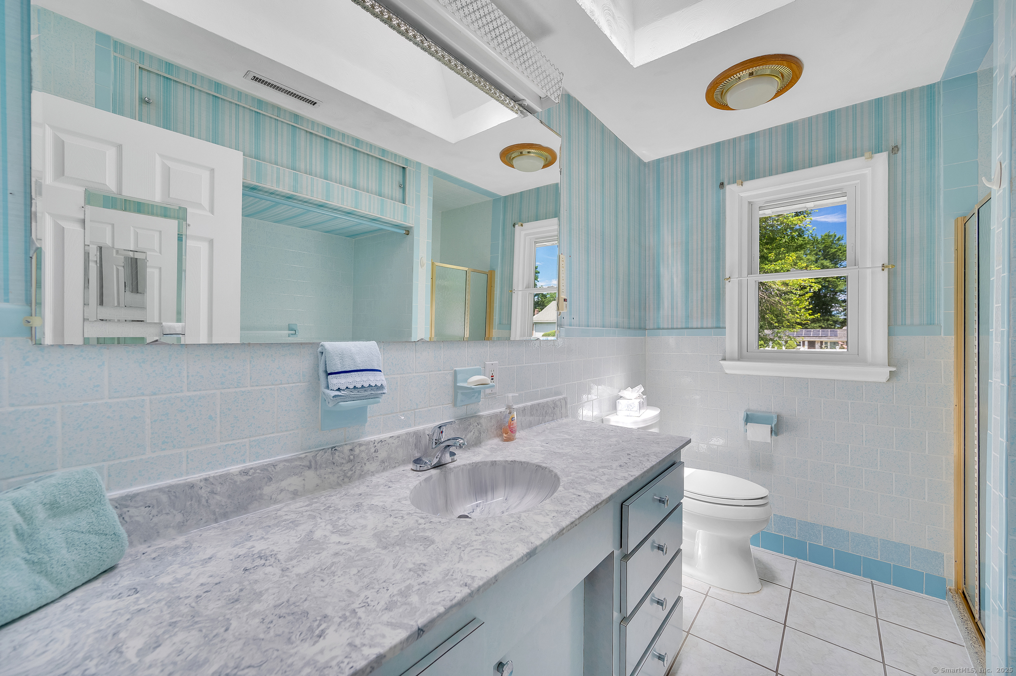 Newington, Connecticut 06111, United States, 3 Bedrooms Bedrooms, ,2 BathroomsBathrooms,Residential,Coming Soon,179874