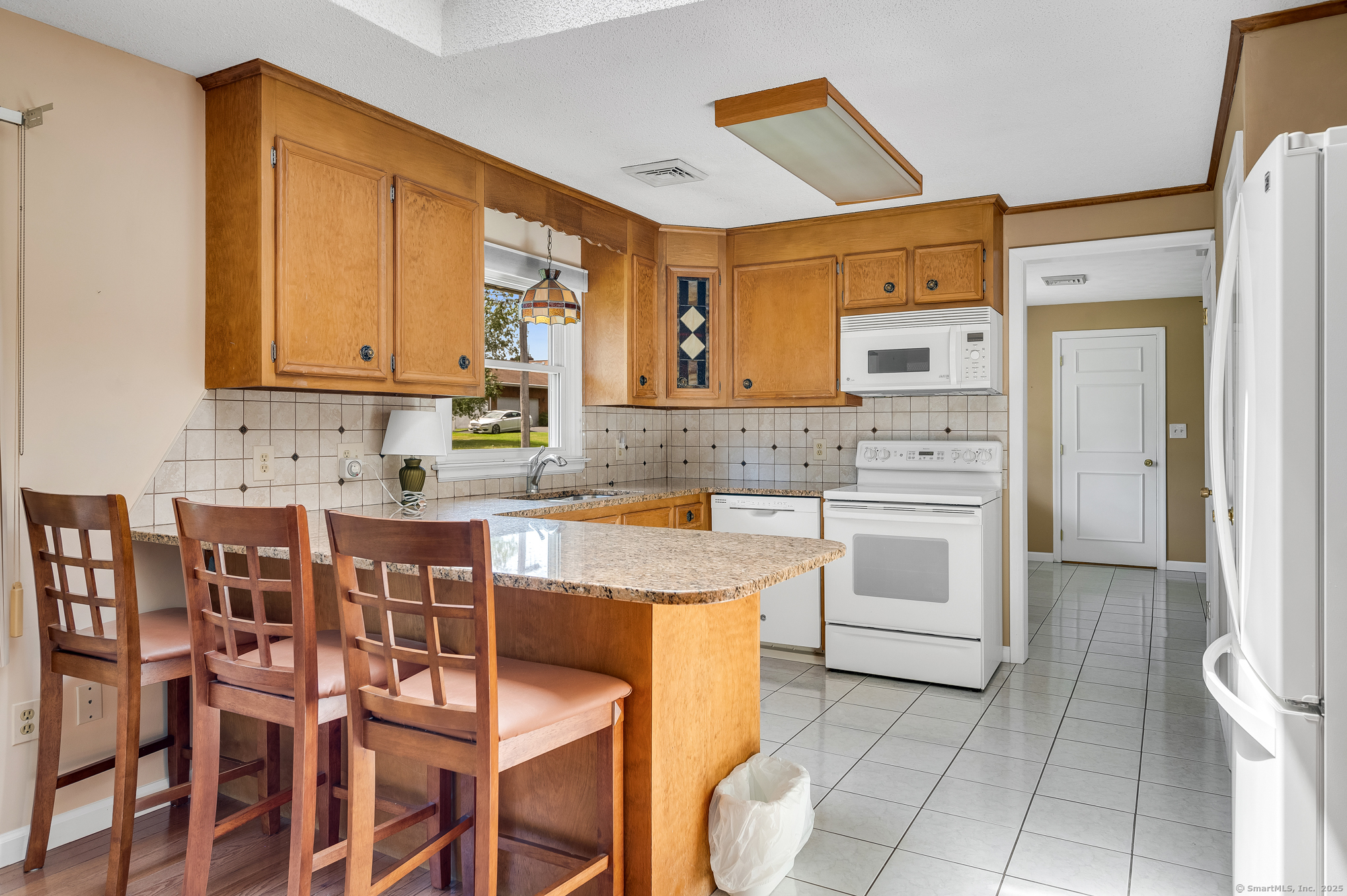 Newington, Connecticut 06111, United States, 3 Bedrooms Bedrooms, ,2 BathroomsBathrooms,Residential,Coming Soon,179874