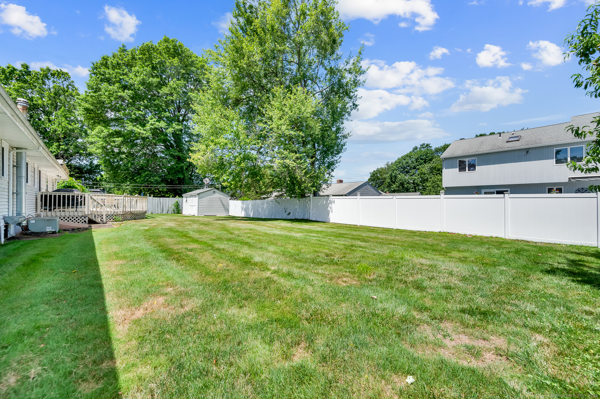 Newington, Connecticut 06111, United States, 3 Bedrooms Bedrooms, ,2 BathroomsBathrooms,Residential,Coming Soon,179874