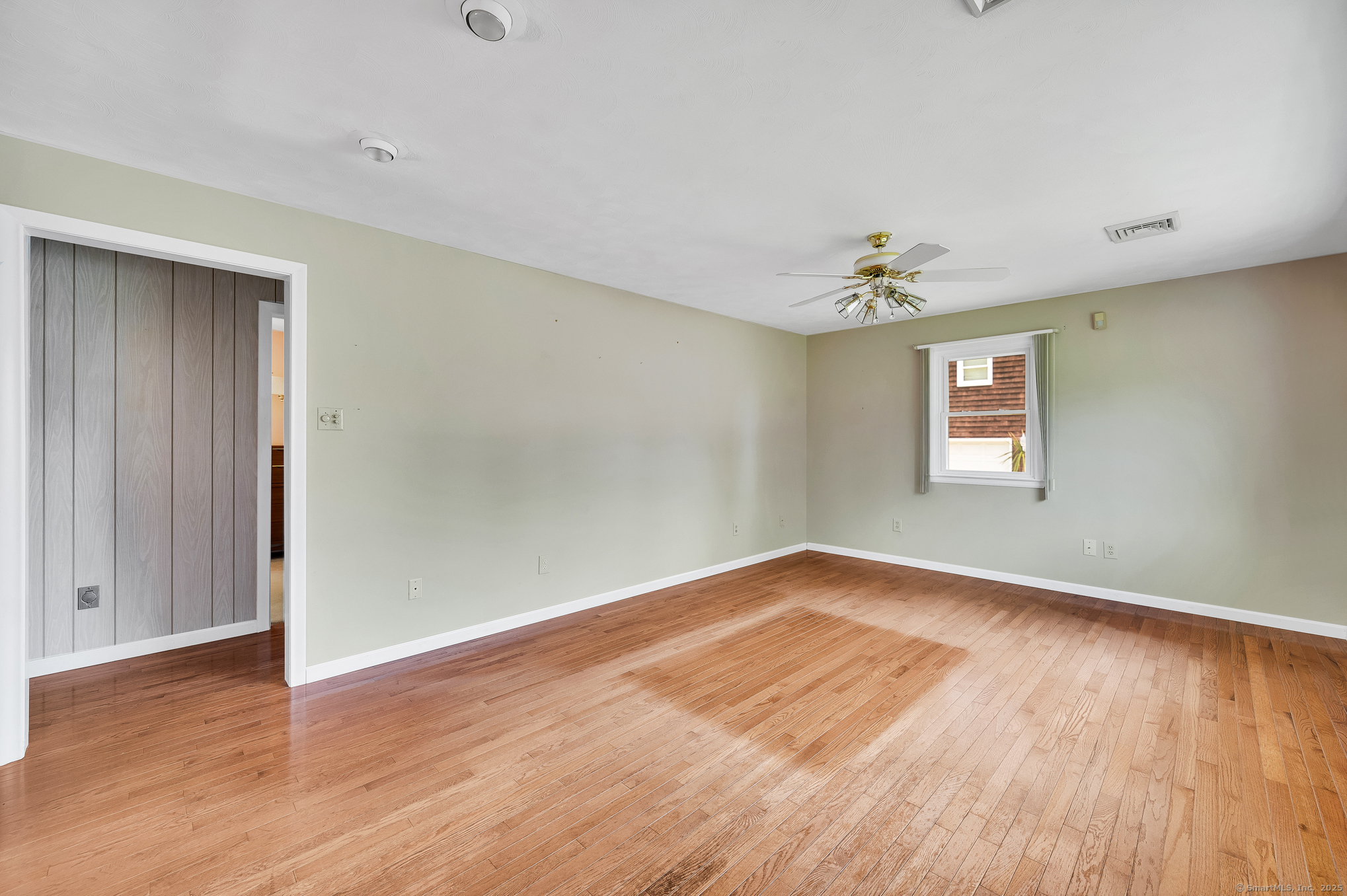 Newington, Connecticut 06111, United States, 3 Bedrooms Bedrooms, ,2 BathroomsBathrooms,Residential,Coming Soon,179874