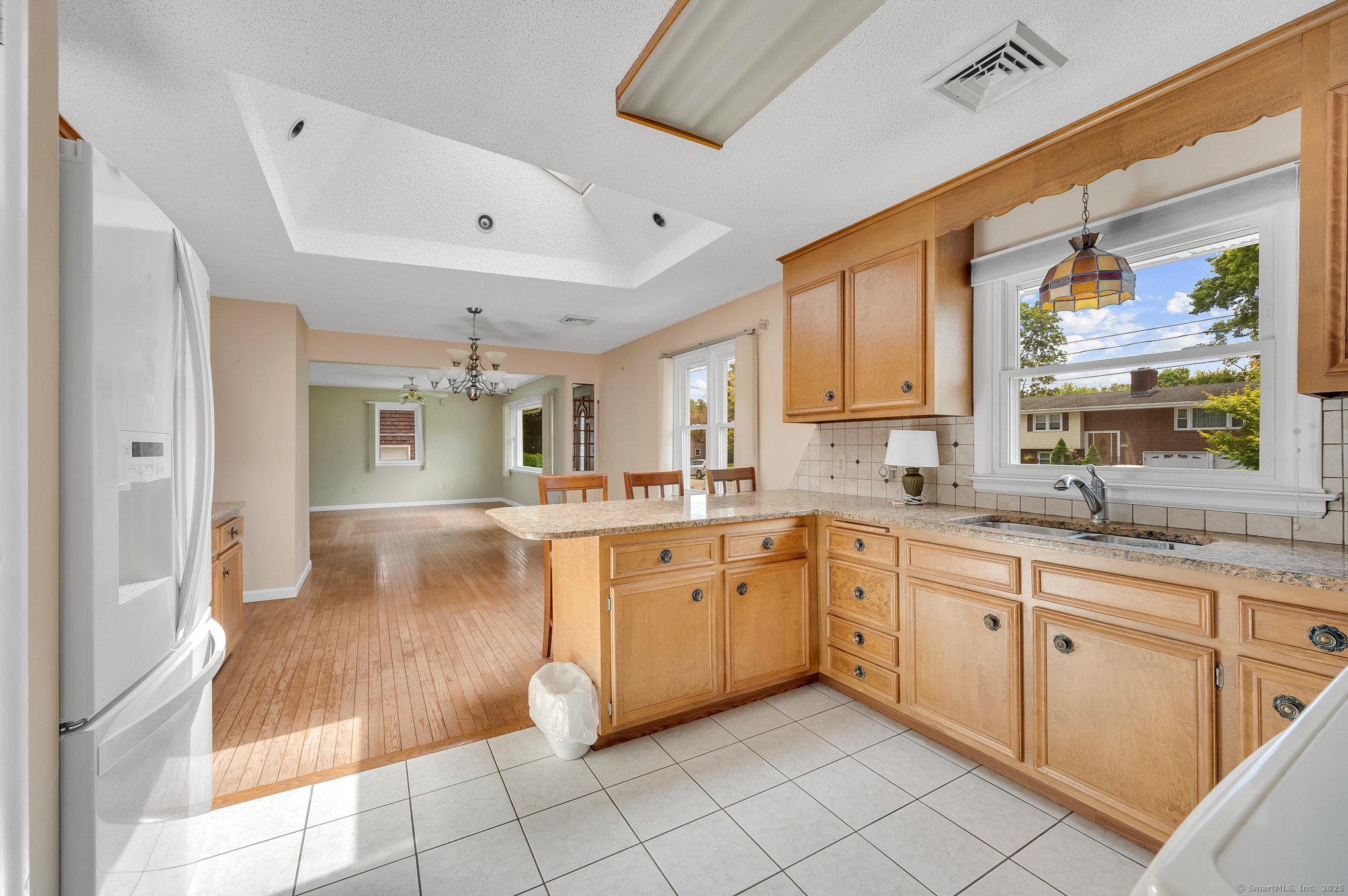 Newington, Connecticut 06111, United States, 3 Bedrooms Bedrooms, ,2 BathroomsBathrooms,Residential,Coming Soon,179874