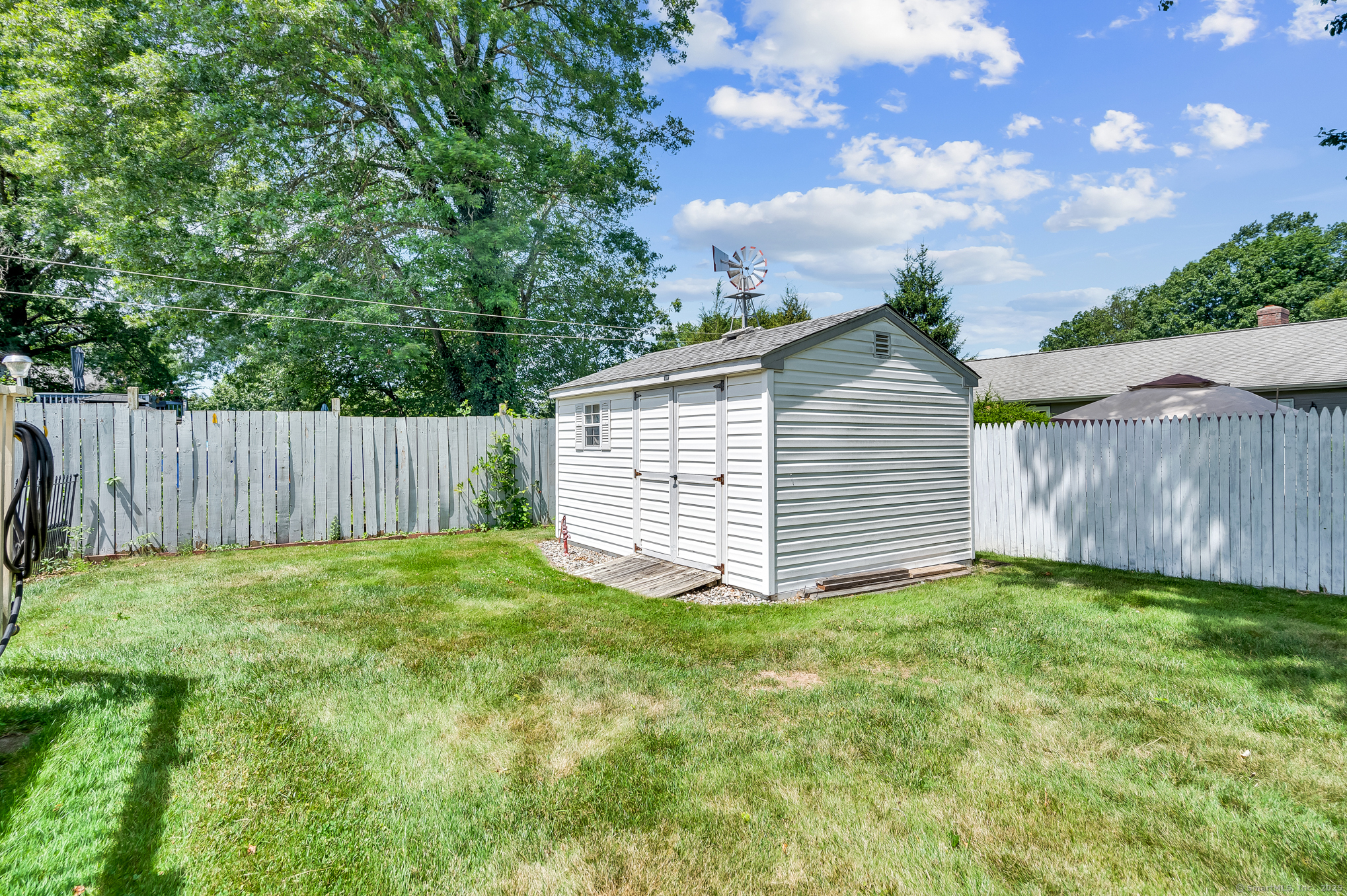 Newington, Connecticut 06111, United States, 3 Bedrooms Bedrooms, ,2 BathroomsBathrooms,Residential,Coming Soon,179874