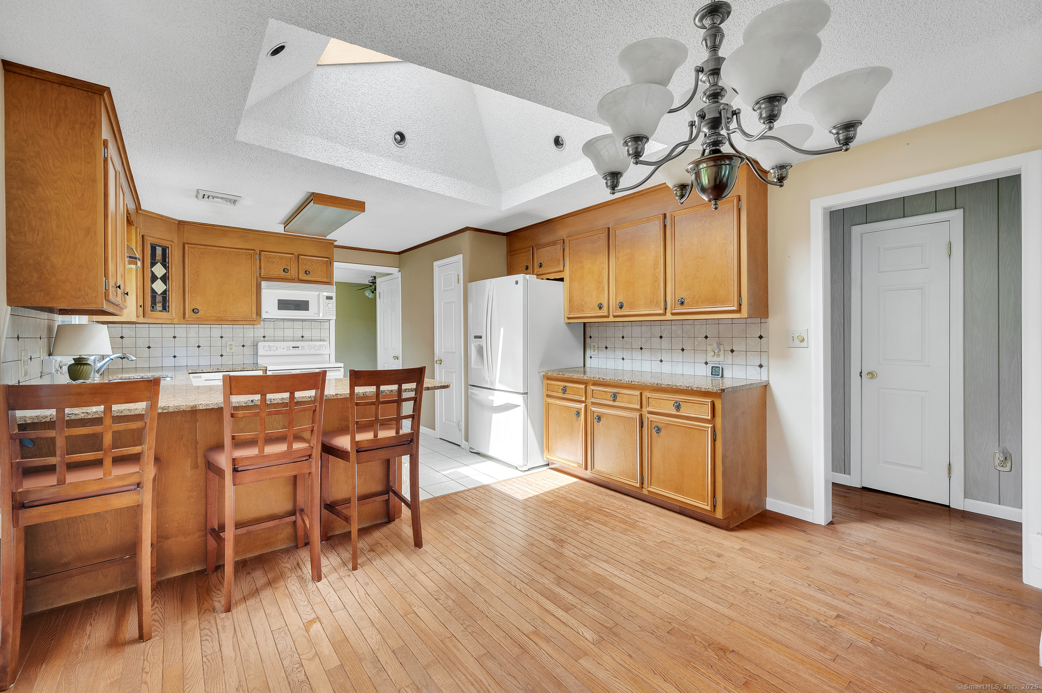 Newington, Connecticut 06111, United States, 3 Bedrooms Bedrooms, ,2 BathroomsBathrooms,Residential,Coming Soon,179874