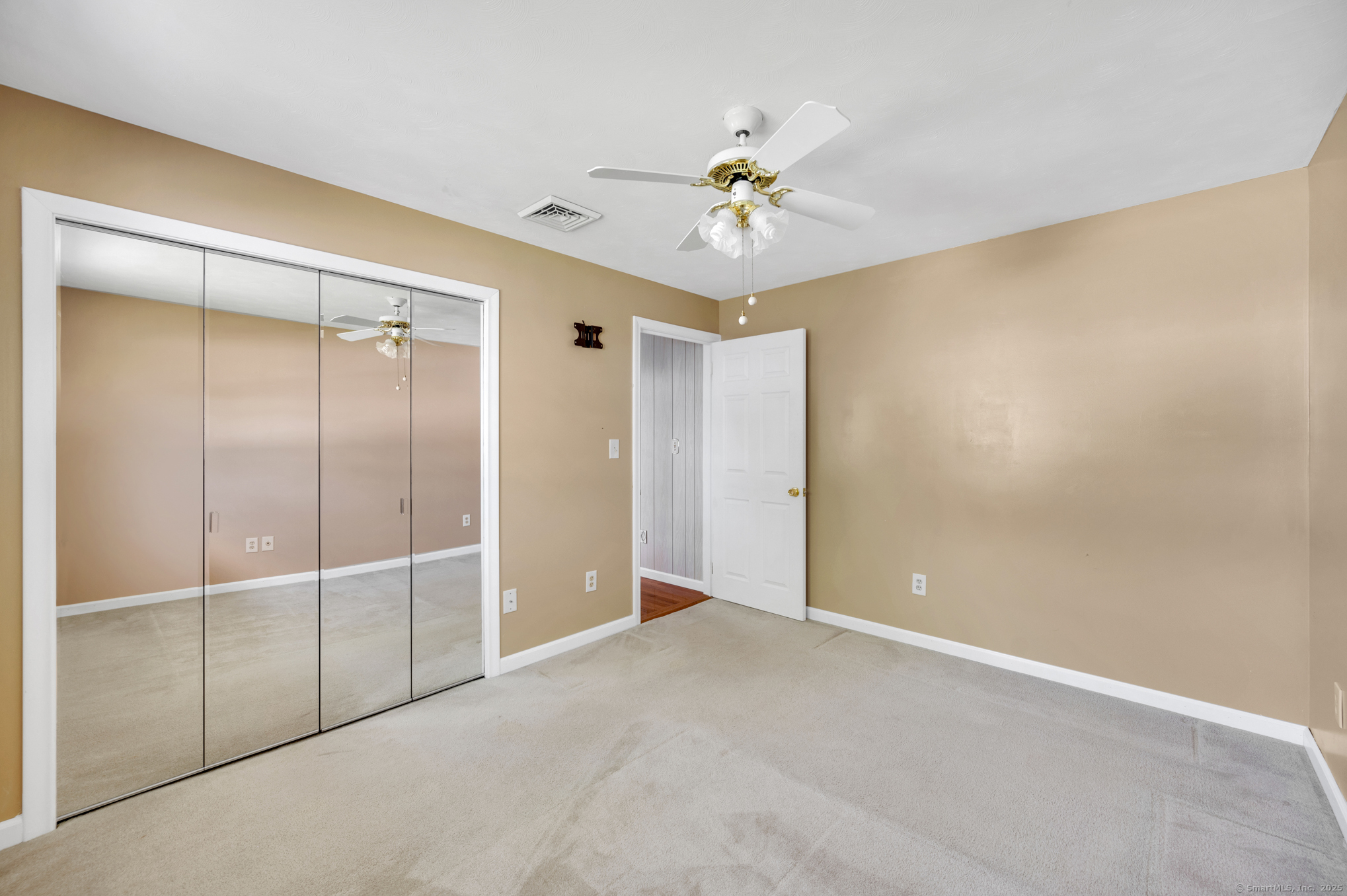 Newington, Connecticut 06111, United States, 3 Bedrooms Bedrooms, ,2 BathroomsBathrooms,Residential,Coming Soon,179874