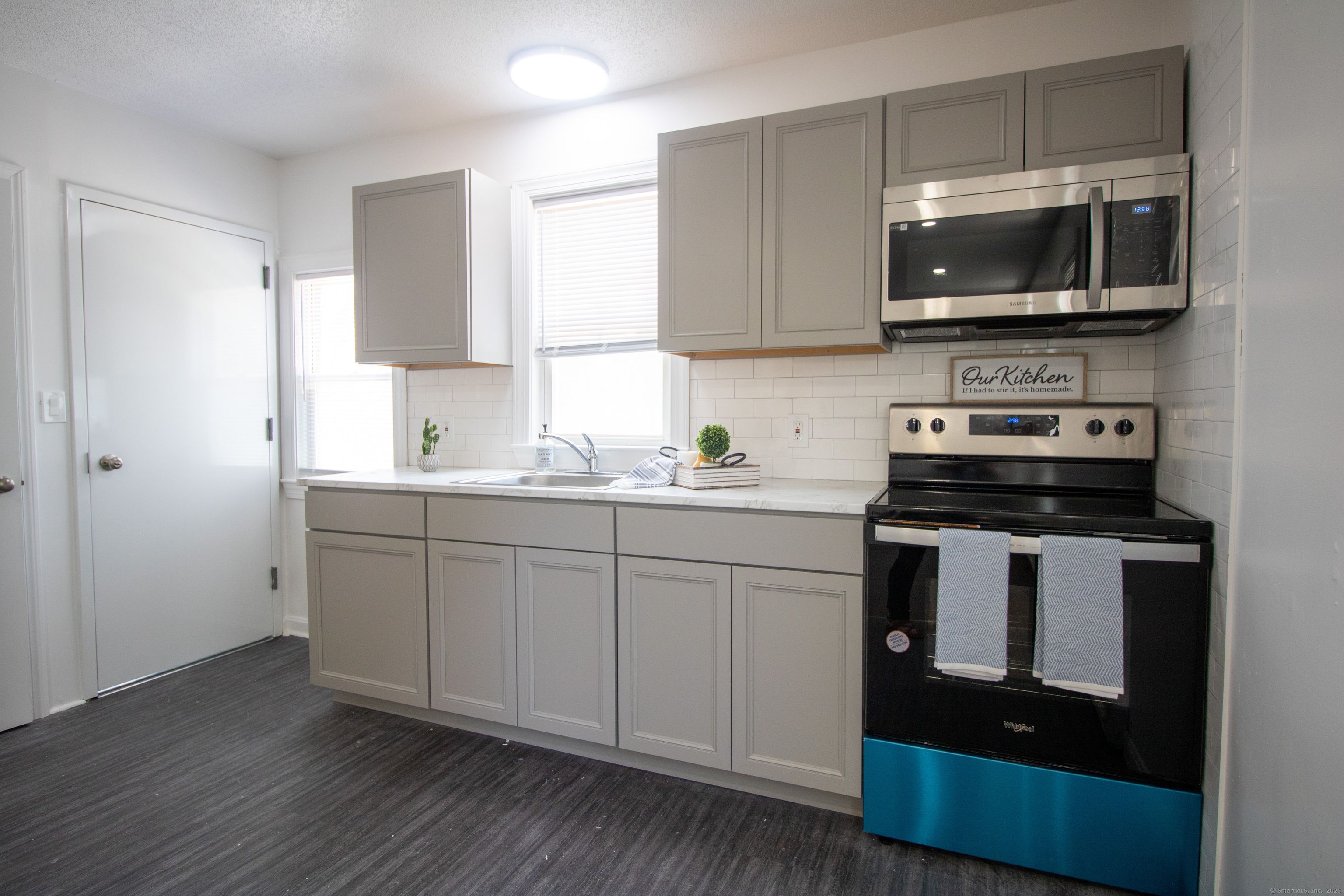 Rental Property at Home Street, New London, Connecticut - Bedrooms: 1 
Bathrooms: 1 
Rooms: 4  - $1,295 MO.