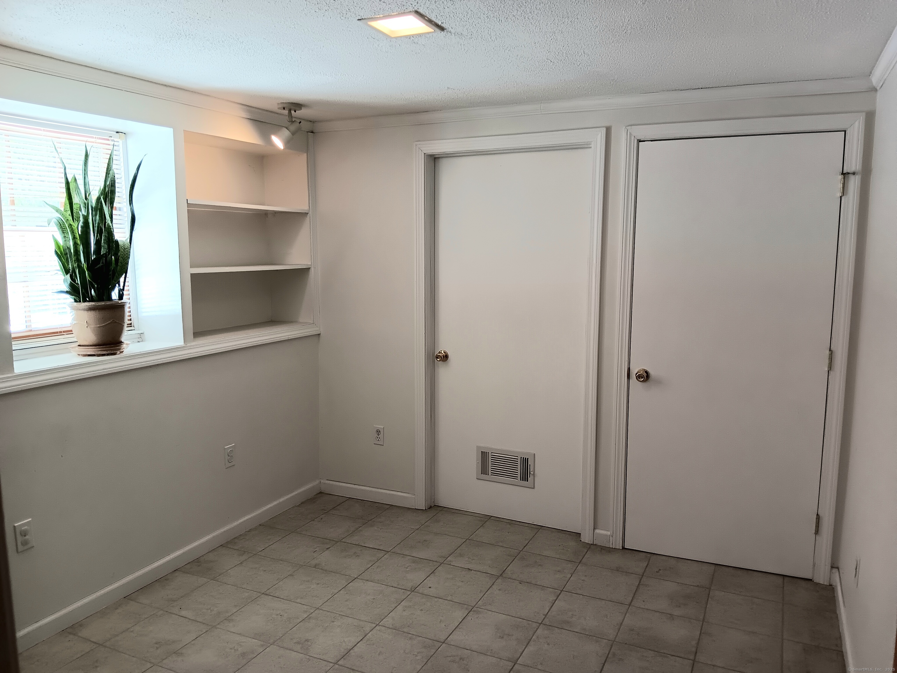 87 Southwind Road, Waterbury, Connecticut image 25