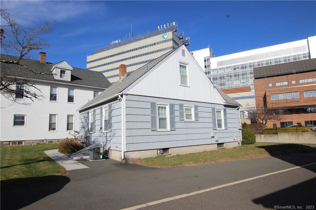 78 1/2 Locust Avenue, Danbury, Connecticut image 4