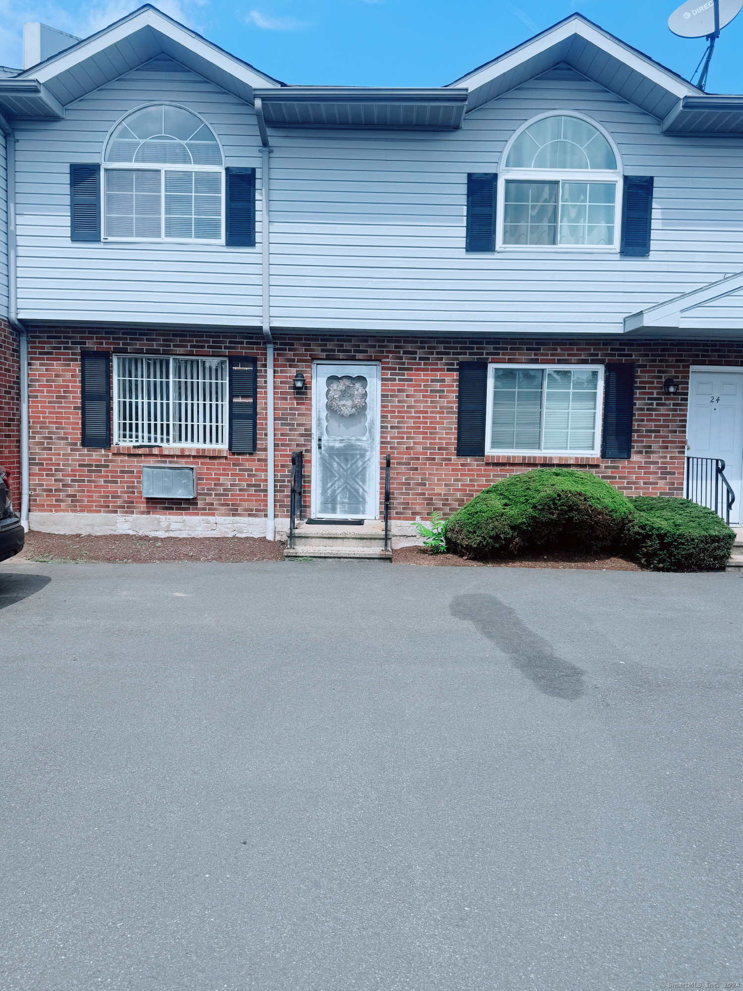 975 Meriden Road Apt 25, Waterbury, Connecticut - 2 Bedrooms  
2 Bathrooms  
6 Rooms - 