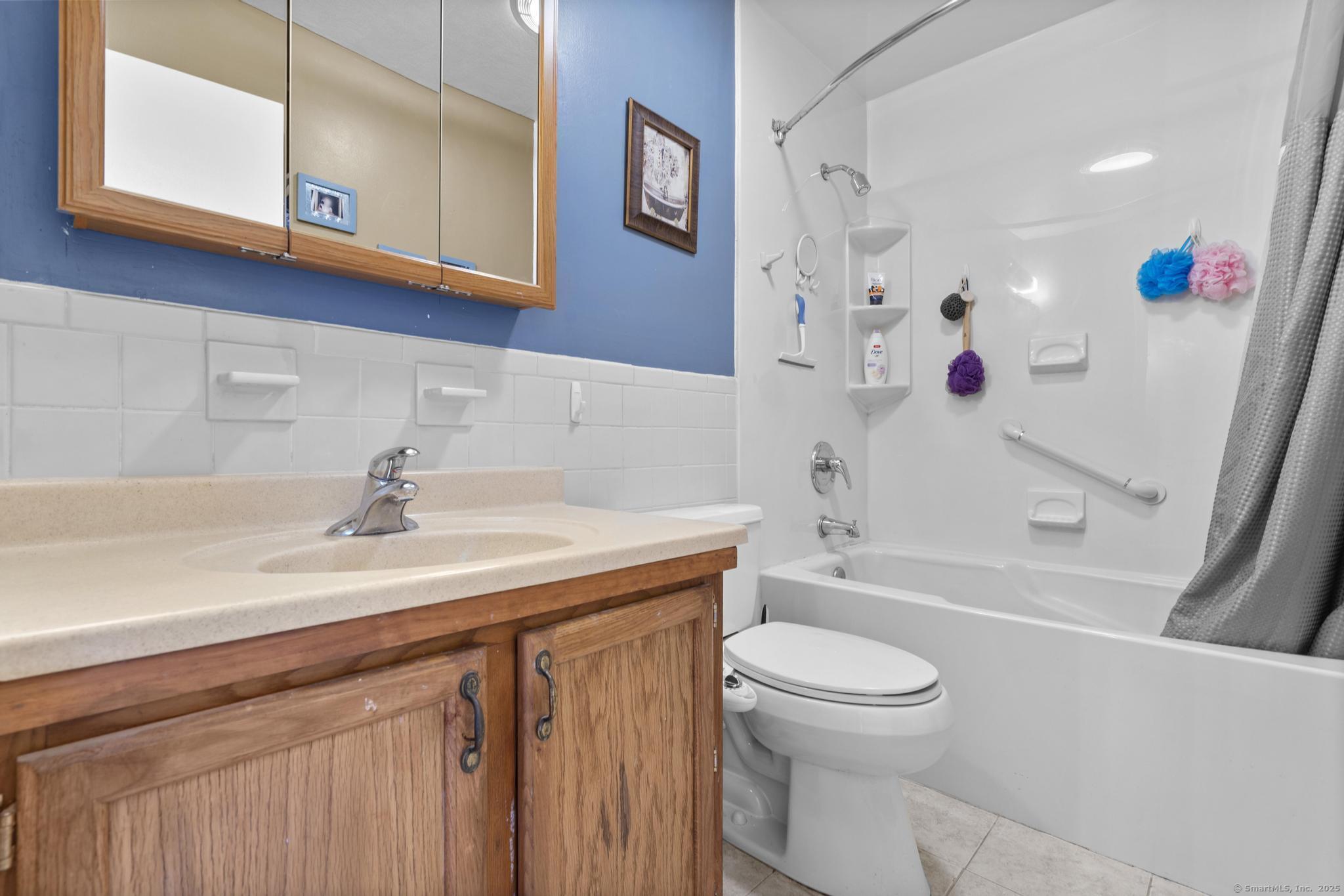 215 Monticello Drive #215, Branford, Connecticut image 18