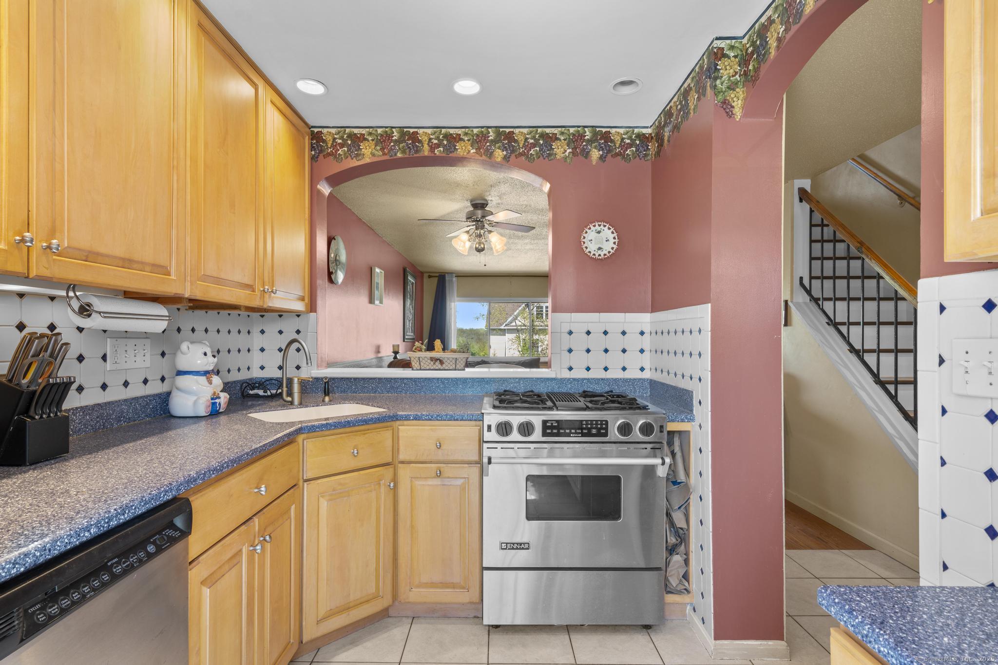 215 Monticello Drive #215, Branford, Connecticut image 7