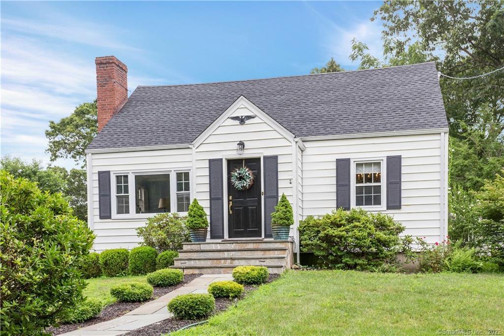 Photo 1 of 107 West Avenue, Darien, Connecticut, $775,000, Web #: 170218594