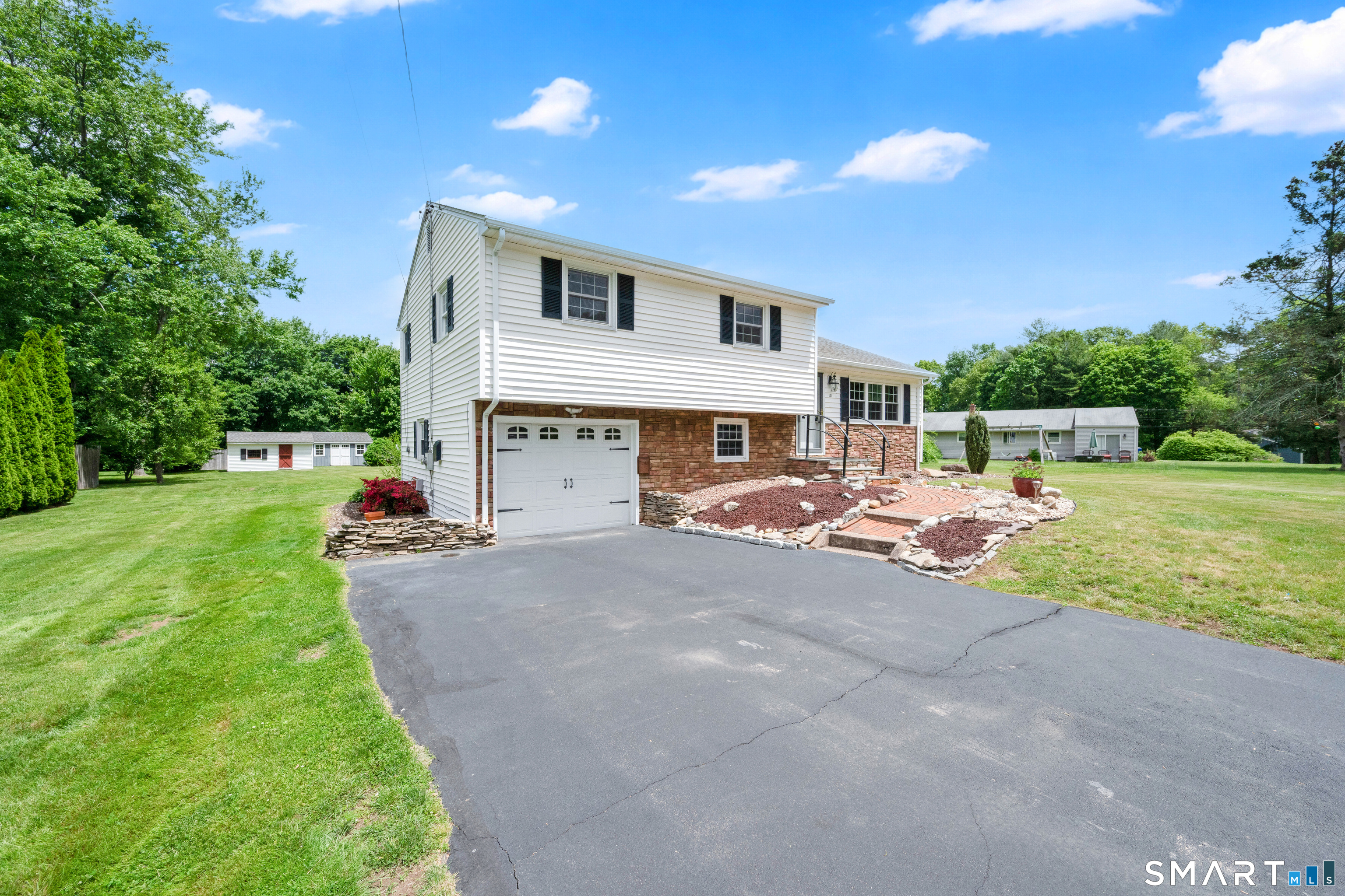 121 Dogwood Lane