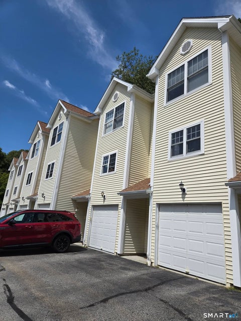 Photo of 527 West Thames Street, Norwich, CT 06360 (MLS # 24204814)