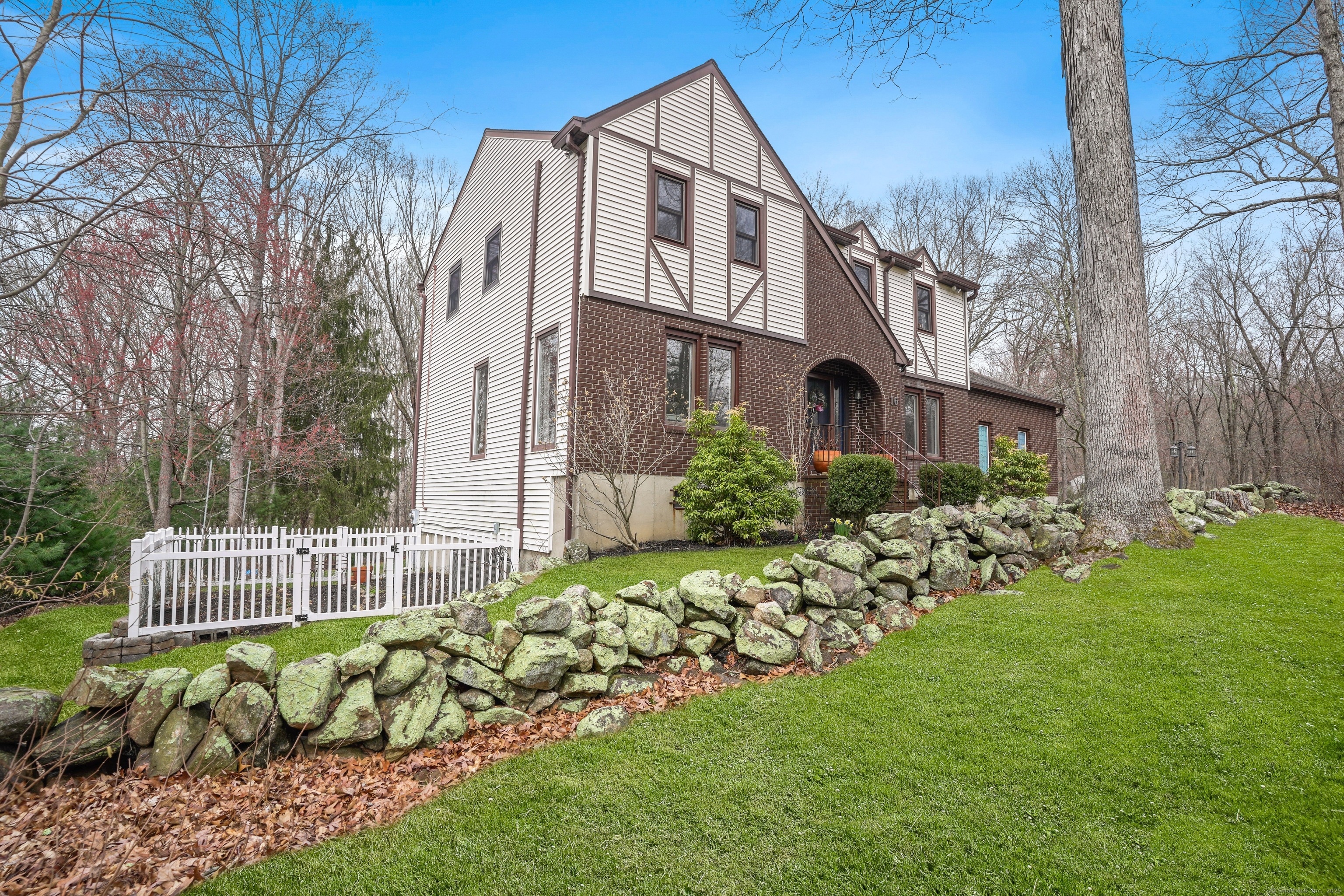16 Kristy Drive, Bethel, Connecticut image 2
