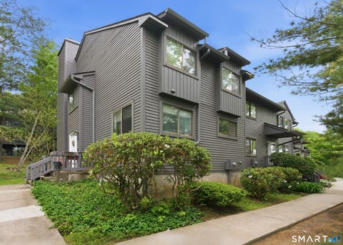 Condo For Sale - 194 Conestoga Way #194<br/> Glastonbury, CT 06033
