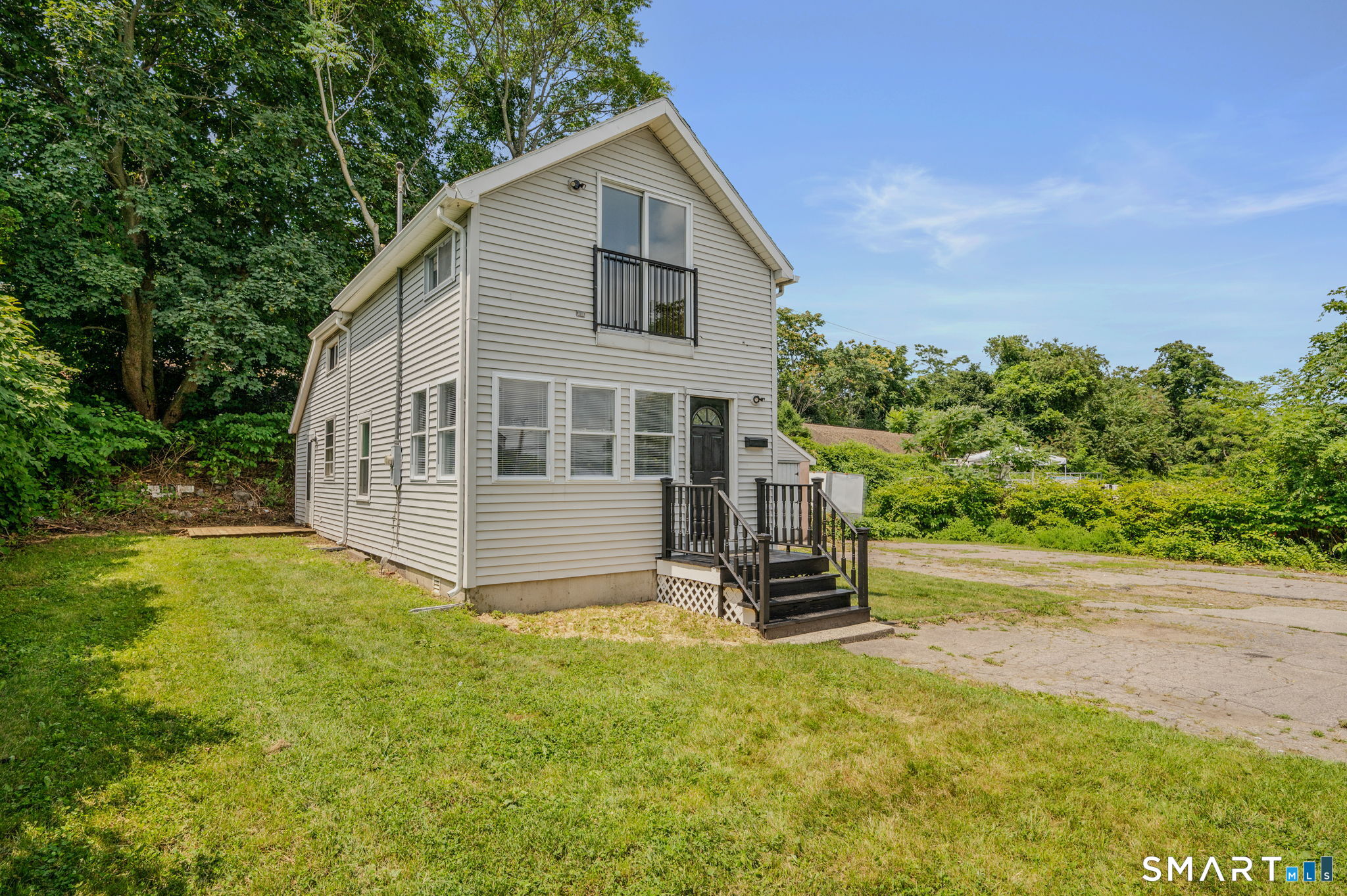 115 Pequot Avenue
