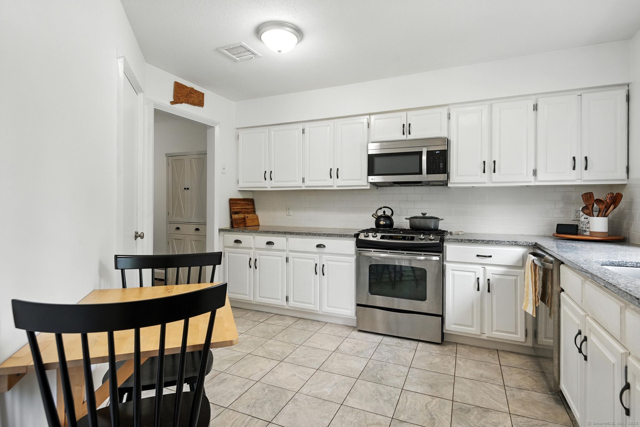 4 Earls Court 4C