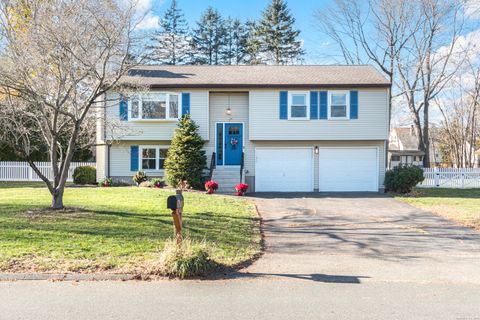 Photo of 5 Palmer Circle, Cromwell, CT 06416 (MLS # 24142455)