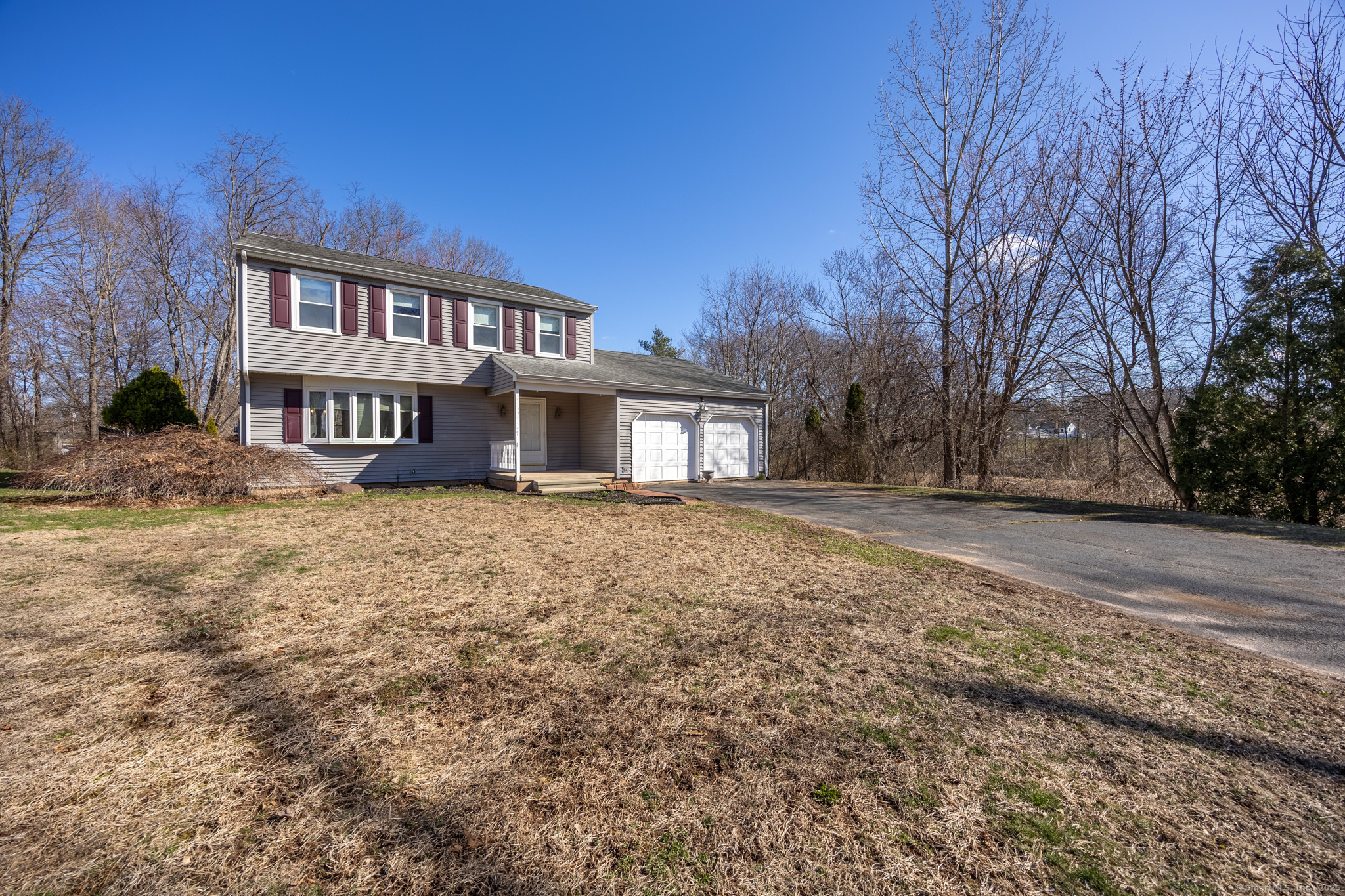 Miner Brook Drive, Middletown, Connecticut - 3 Bedrooms  
3 Bathrooms  
7 Rooms - 