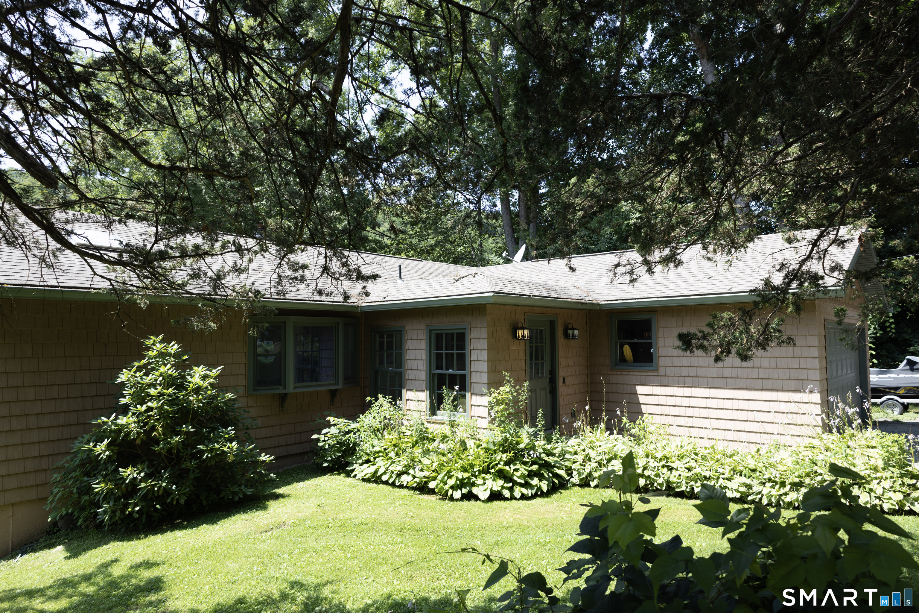 18 Pinewood Shores