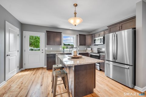 88 Woodhouse Avenue 3 Wallingford CT 06492