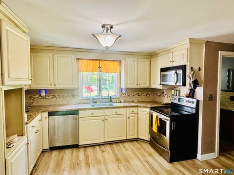 Tiny photo for 2 Tunxis Street, Farmington, CT 06032 (MLS # 24175925)