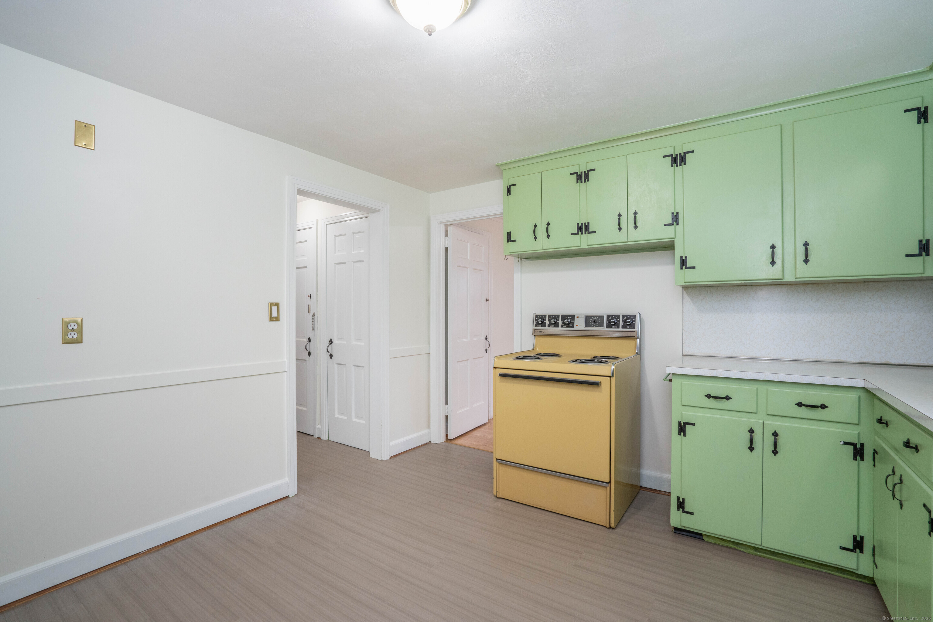 366 S Main Street, West Hartford, Connecticut image 9
