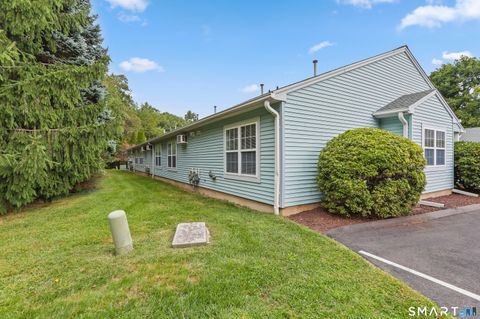 Tiny photo for 333 West Avenue #15, Milford, CT 06461 (MLS # 24183700)
