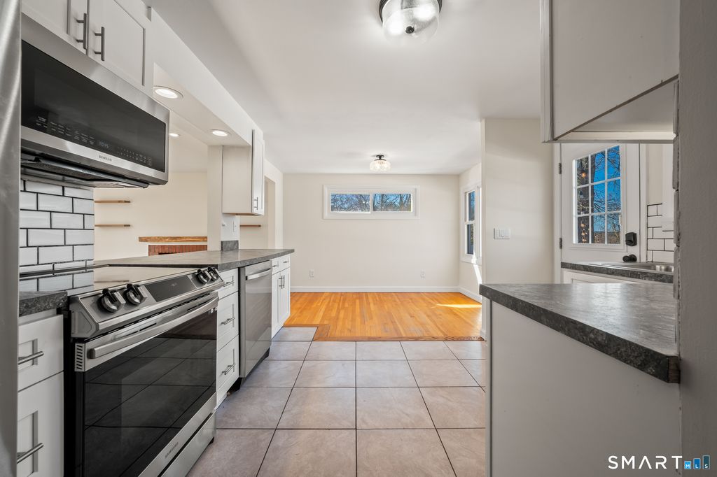 Photo of 30 W Point Terrace, Simsbury, CT 06081 (MLS # 24124506)