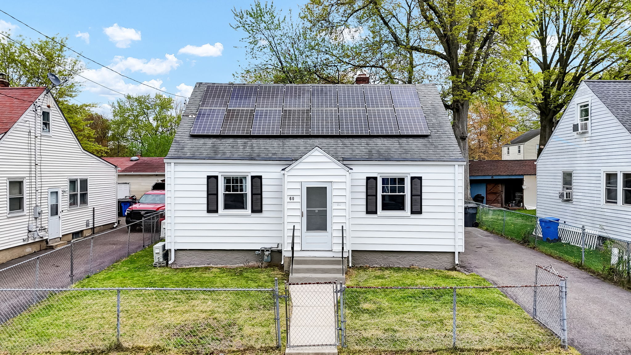 Westbrook Street, Hartford, Connecticut - 3 Bedrooms  
1 Bathrooms  
6 Rooms - 