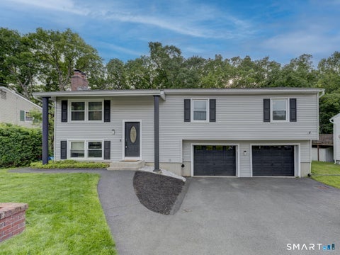 Homes For Sale - 164 Hickory Hill Drive<br/> Waterbury, CT 06708