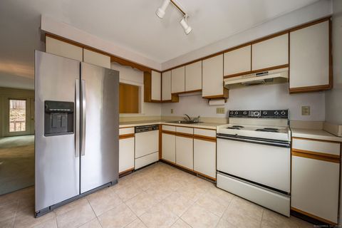 Tiny photo for 10 Abbey Lane #10, Meriden, CT 06450 (MLS # 24134233)