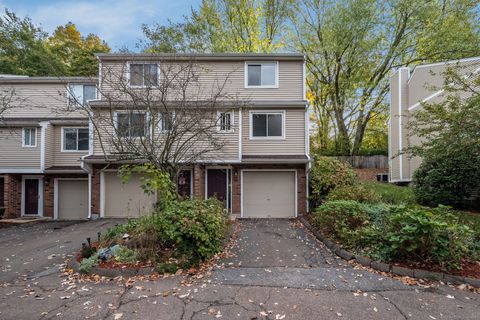 Photo of 10 Abbey Lane #10, Meriden, CT 06450 (MLS # 24134233)