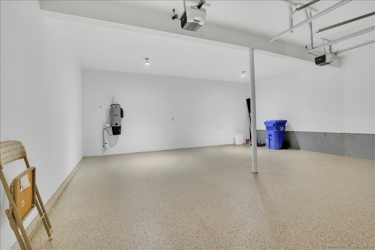 Glastonbury, Connecticut 06073, United States, 3 Bedrooms Bedrooms, ,3 BathroomsBathrooms,Residential,Active,51143