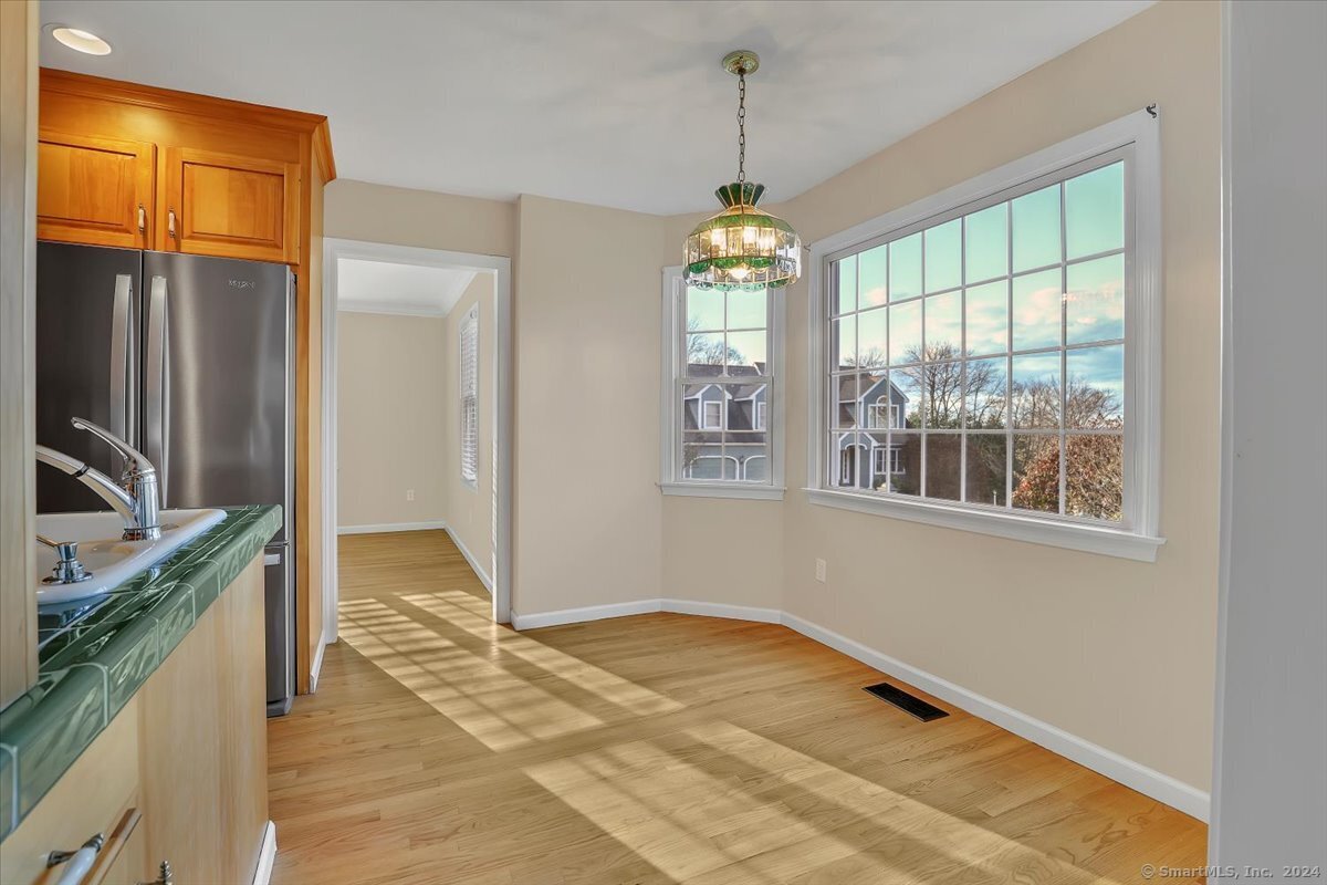 Glastonbury, Connecticut 06073, United States, 3 Bedrooms Bedrooms, ,3 BathroomsBathrooms,Residential,Active,51143