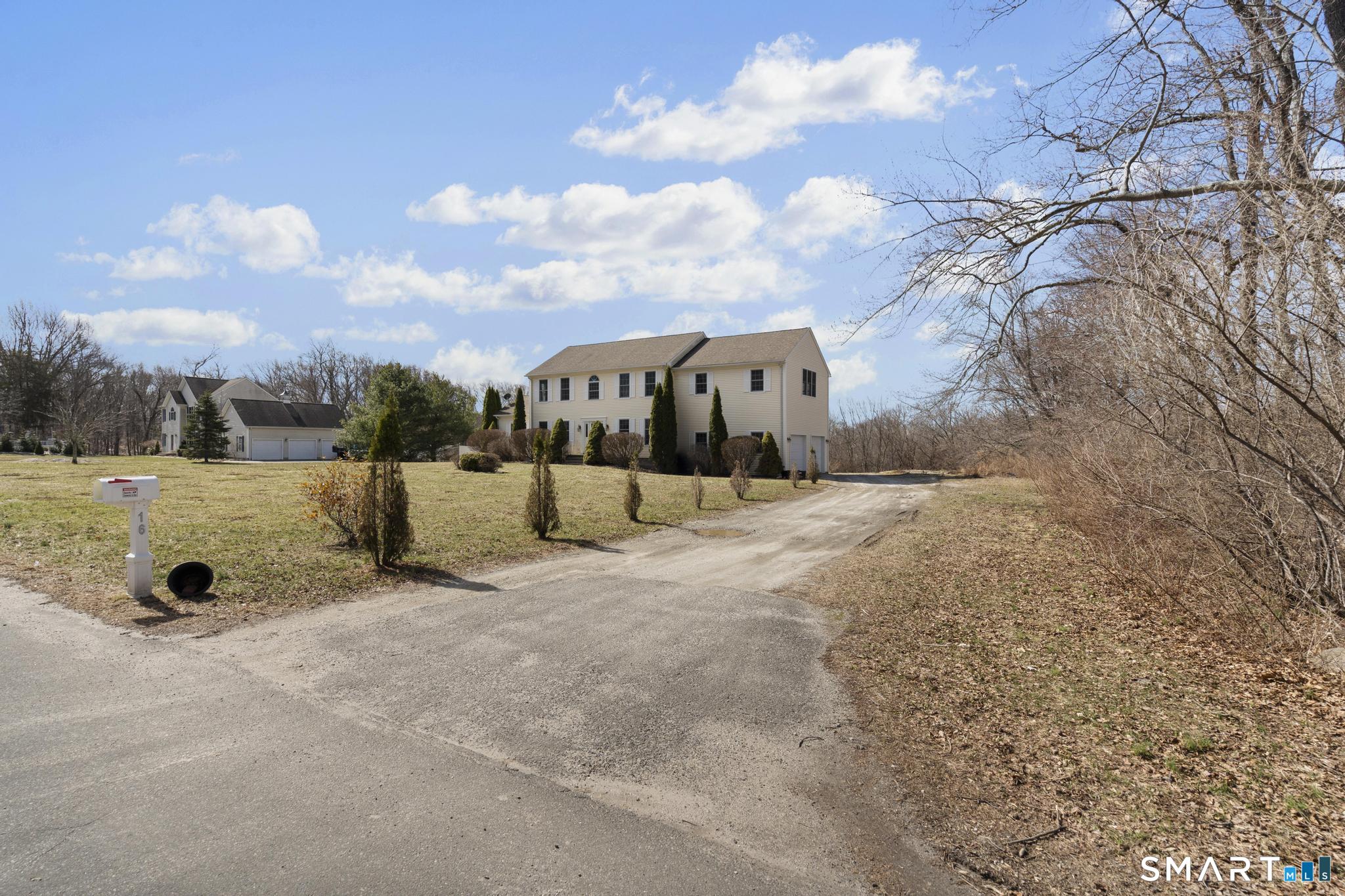 16 Larkey Road