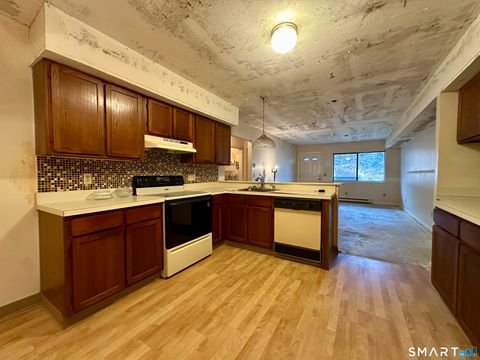 Tiny photo for 330 Savin Avenue #22, West Haven, CT 06516 (MLS # 24149329)